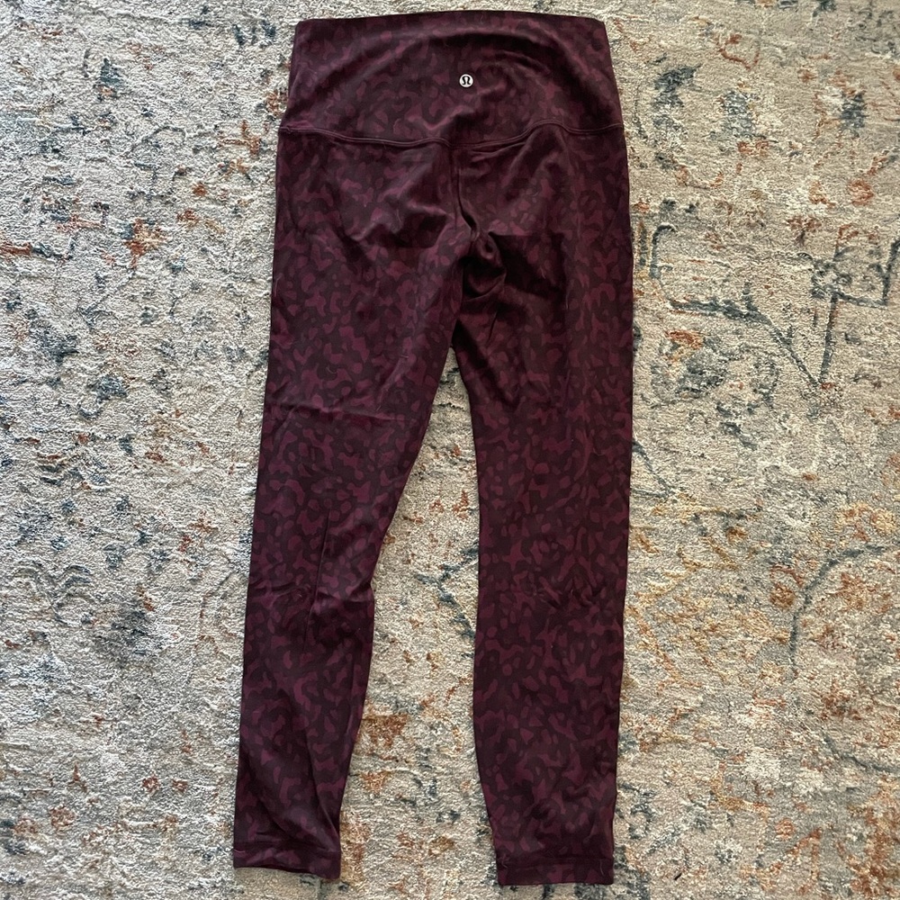Lululemon align 25” maroon multi camo sz8